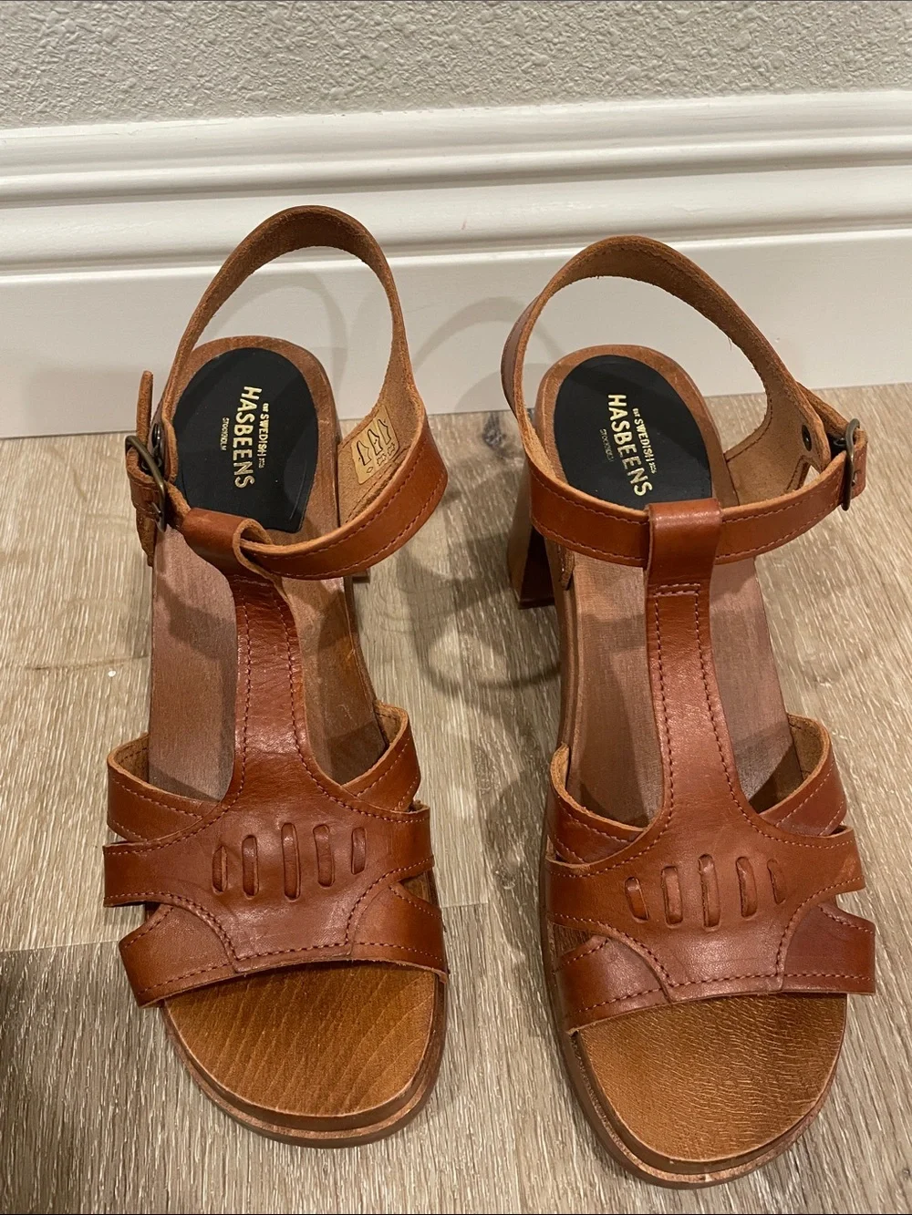 Swedish Hasbeens Cognac Leather Brown Tan T-Strap Heeled Chunky Sandals Size 39